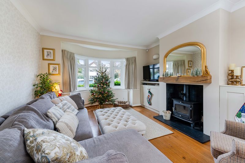 Living Area- click for photo gallery